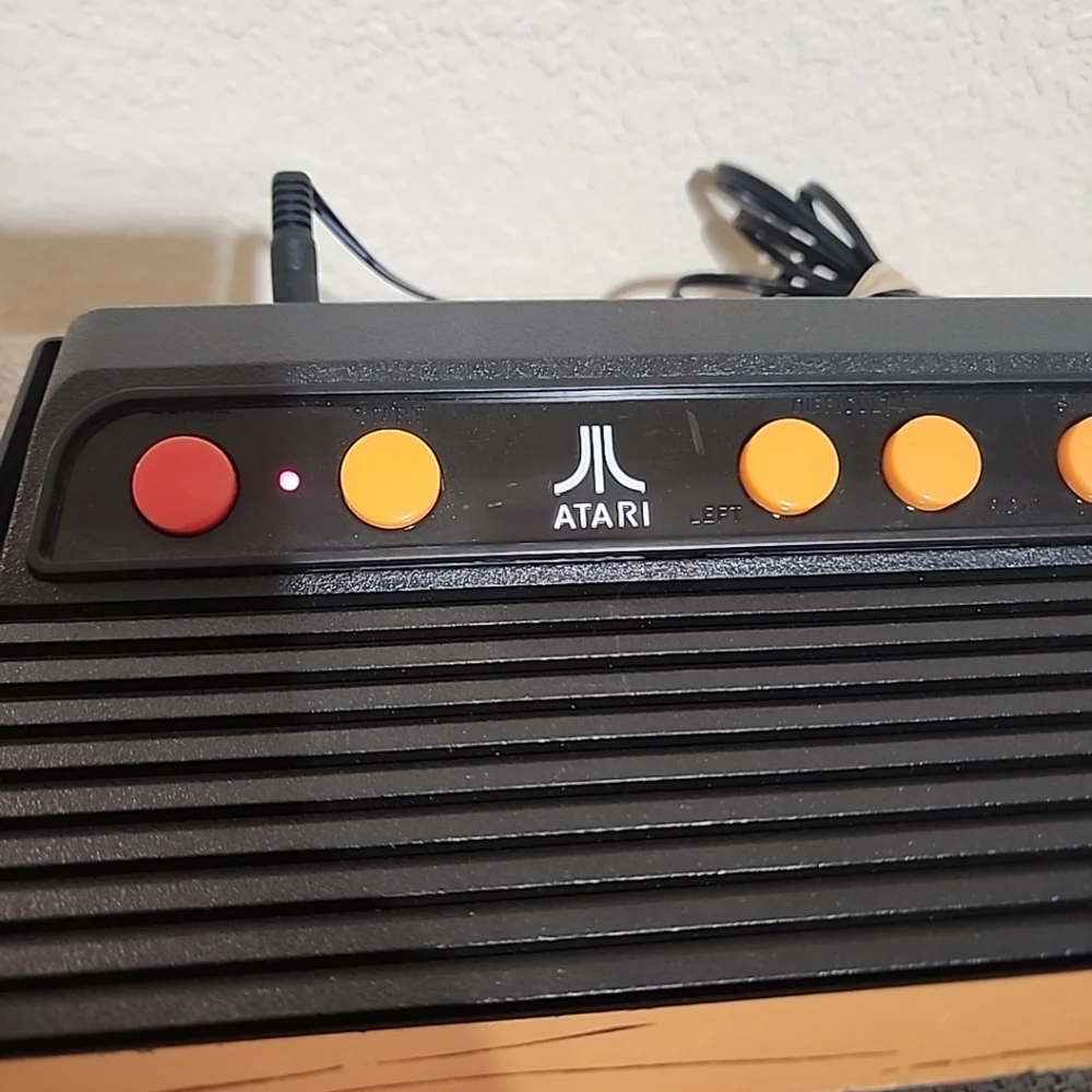 ATARI Flashback 5 Classic Game System Console With 2 Controllers